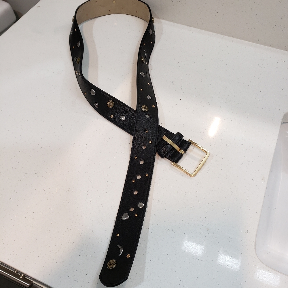 NWOT  BCBG Belt